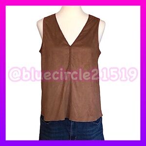 Paper Tee Brown Faux Suede Sleeveless V-neck Top
•Size Medium